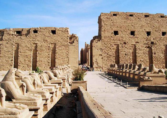 Храмът на Амон Ра в историята на Карнак 