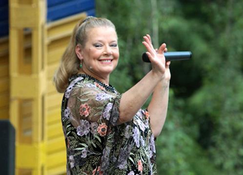 Биография Сенчина Людмила - най-лирическата певица в страната